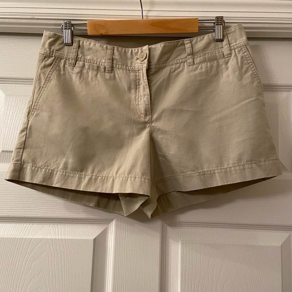 LOFT size 8 Original fit light stone shorts 4” length.  Excellent condition